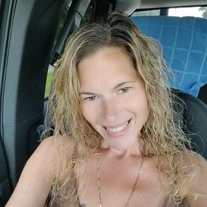 Meet your Posher, Connie